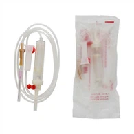 바늘이 달린 수혈 세트 필터